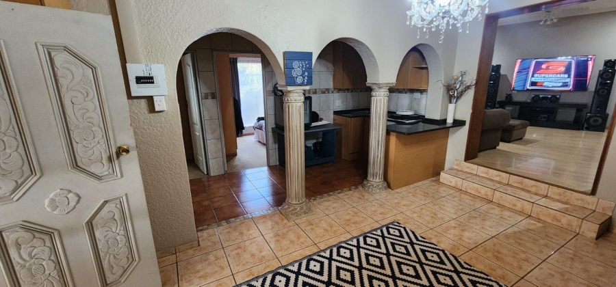 7 Bedroom Property for Sale in Flamwood North West